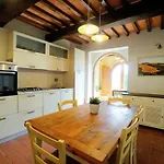 Appartamento Catignano A6 - Modern Unit, Scenic Volterra Hills Mazzolla